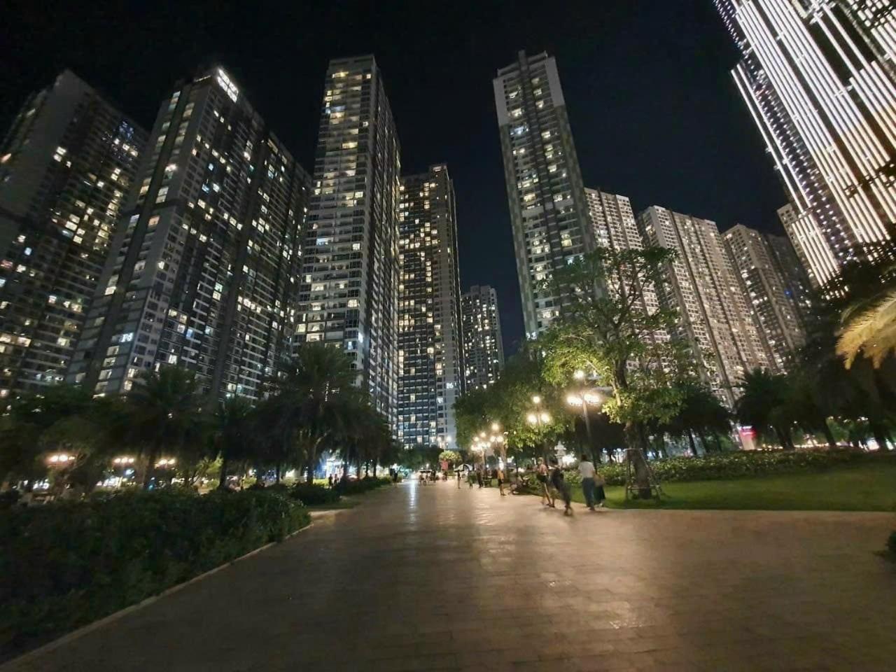 At Vinhome Central Park *