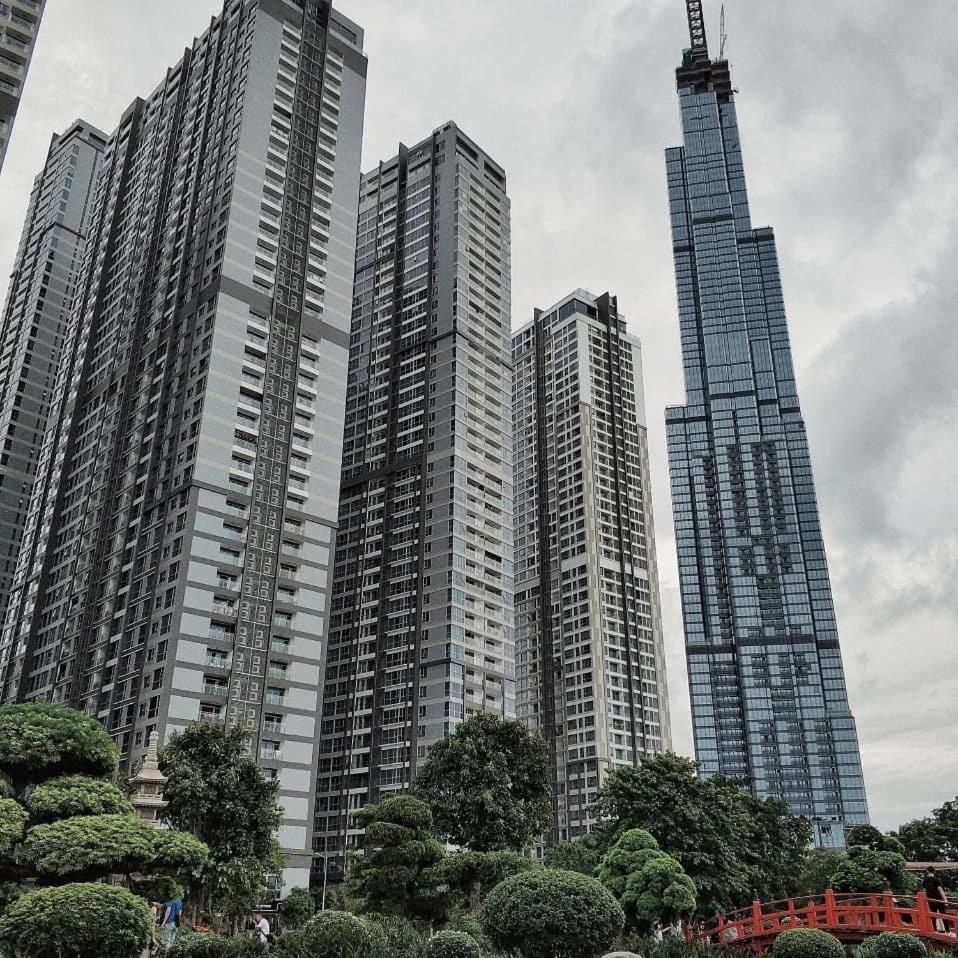 At Vinhome Central Park Apartment