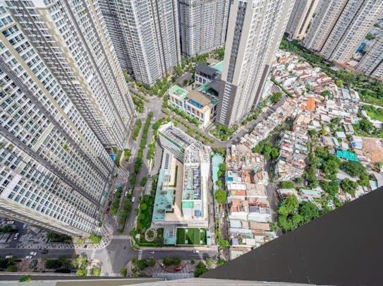 At Vinhome Central Park Apartment