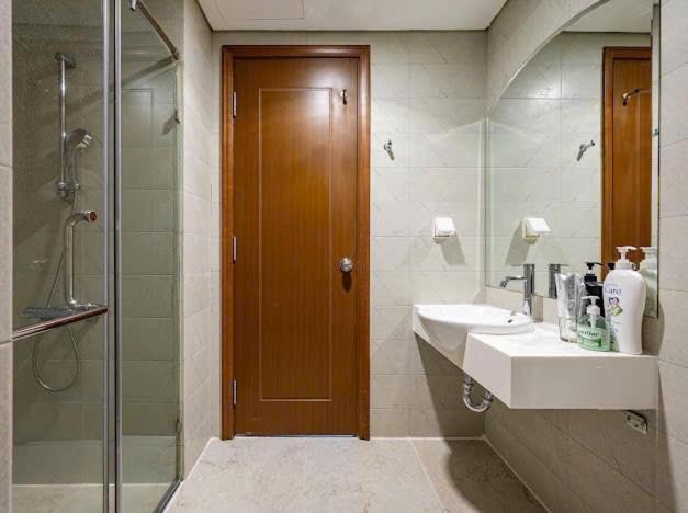 Apartment At Vinhome Central Park